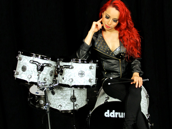 Lux Drummerette